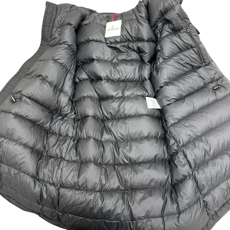 【MONCLER/モンクレール】 G20911C00023 AJA ダウンコート ダウンジャケット 2021年頃 ナイロン/ダウン/フェザー ブラック メンズ【中古】【真子質店】【GD】




【IMaMox】