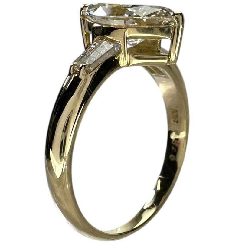 9号 メインダイヤモンド(ベリーライトイエロー/VS2） 1.546ct サブダイヤモンド 0.38ct リング・指輪 K18ゴールド 18金 3.3g レディース
【中古】【真子質店】【NN】




【TMiYx】