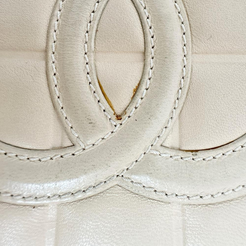 【CHANEL/シャネル】 チョコバー ワンショルダー ショルダーバッグ レザー ベージュ/シルバー金具 レディース【中古】【真子質店】【BL】 【Sxx】