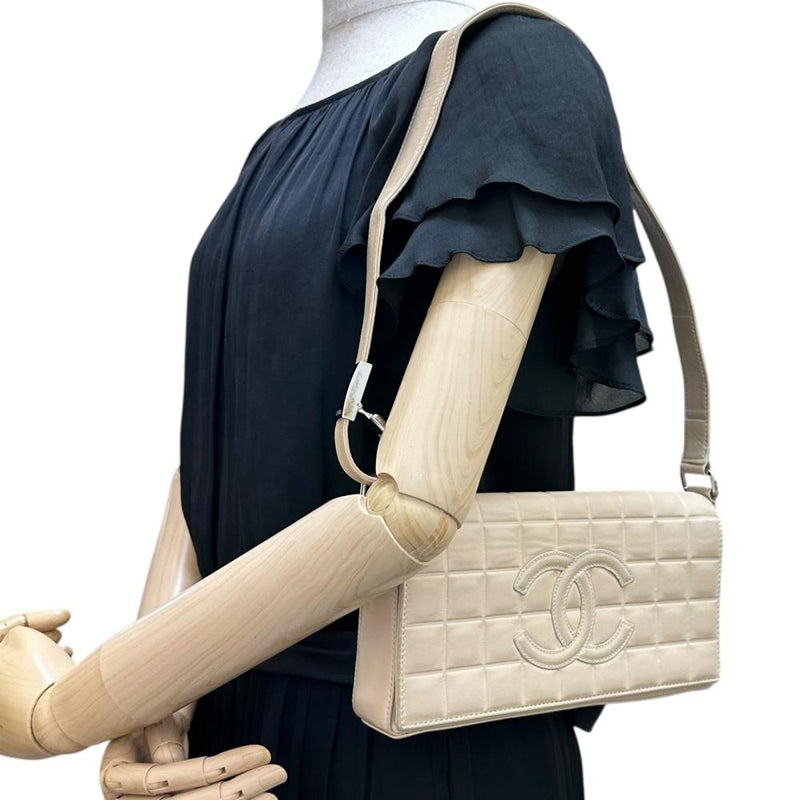 【CHANEL/シャネル】 チョコバー ワンショルダー ショルダーバッグ レザー ベージュ/シルバー金具 レディース【中古】【真子質店】【BL】 【Sxx】