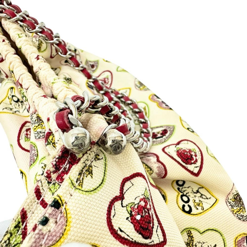 【CHANEL/シャネル】 バレンタイン限定 チェーンバッグ Gカード/Sシール有 ハンドバッグ 10番台(2006年頃） キャンバス ベージュ/ハート柄 レディース【中古】【真子質店】【BL】




【TMaxx】
