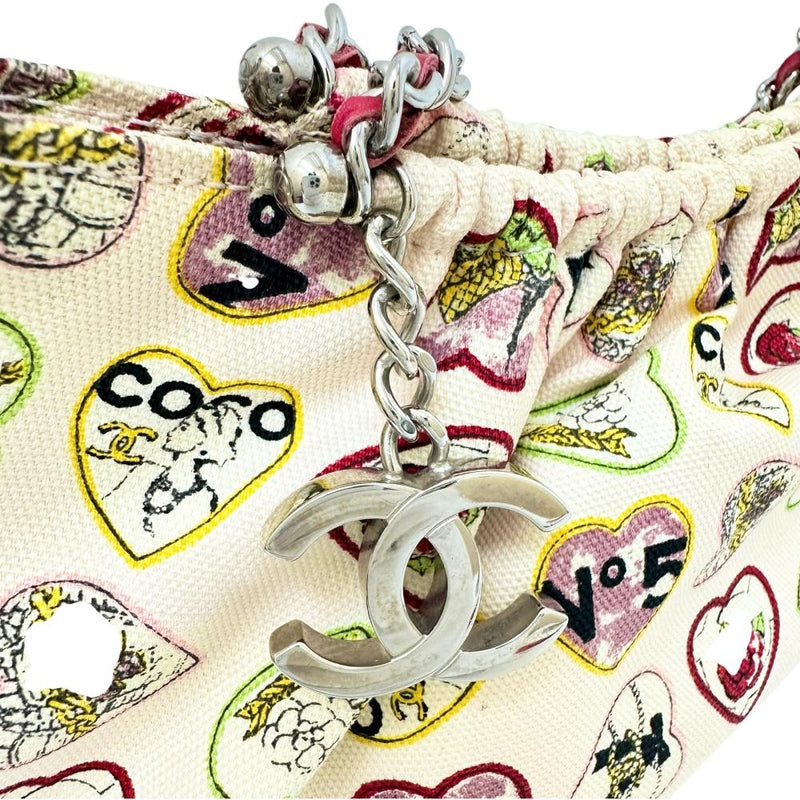 【CHANEL/シャネル】 バレンタイン限定 チェーンバッグ Gカード/Sシール有 ハンドバッグ 10番台(2006年頃） キャンバス ベージュ/ハート柄 レディース【中古】【真子質店】【BL】




【TMaxx】
