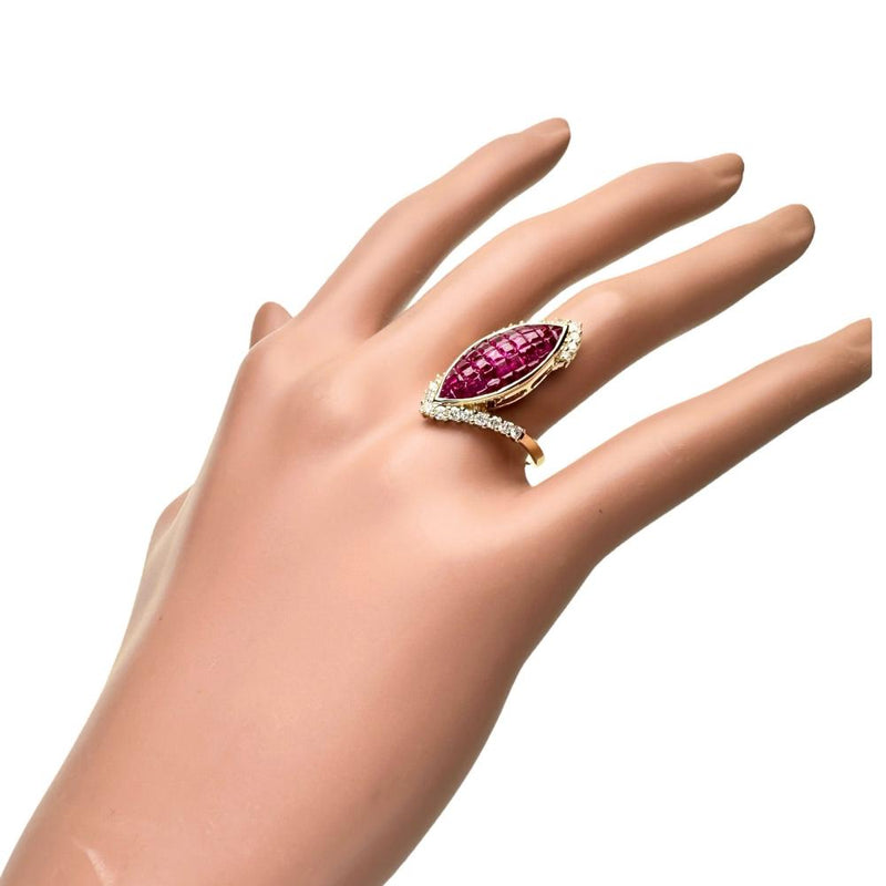 15号 ミステリーセッティングルビー 3.52ct ダイヤモンド 0.54ct リング・指輪 K18ゴールド 18金 7.4g レディース
【中古】【真子質店】【NN】




【IMoKMa】