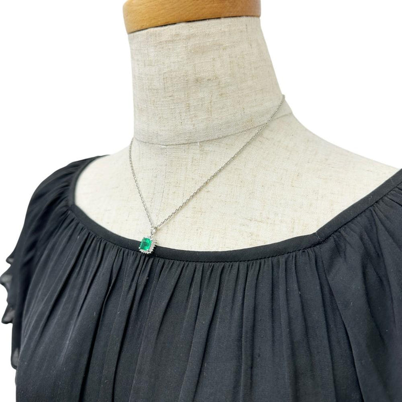 エメラルド 1.43ct ダイヤモンド 0.18ct ネックレス Pt850プラチナ/Pt900プラチナ 5.8g 40cm レディース
【中古】【真子質店】【NN】




【IIxx】