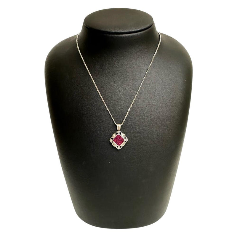 ミステリーセッティングルビー 計1.90ct ダイヤモンド 計0.18ct ペンダントトップ K18WGホワイトゴールド 18金 4.2g レディース
【中古】【真子質店】【NN】




【YYx】