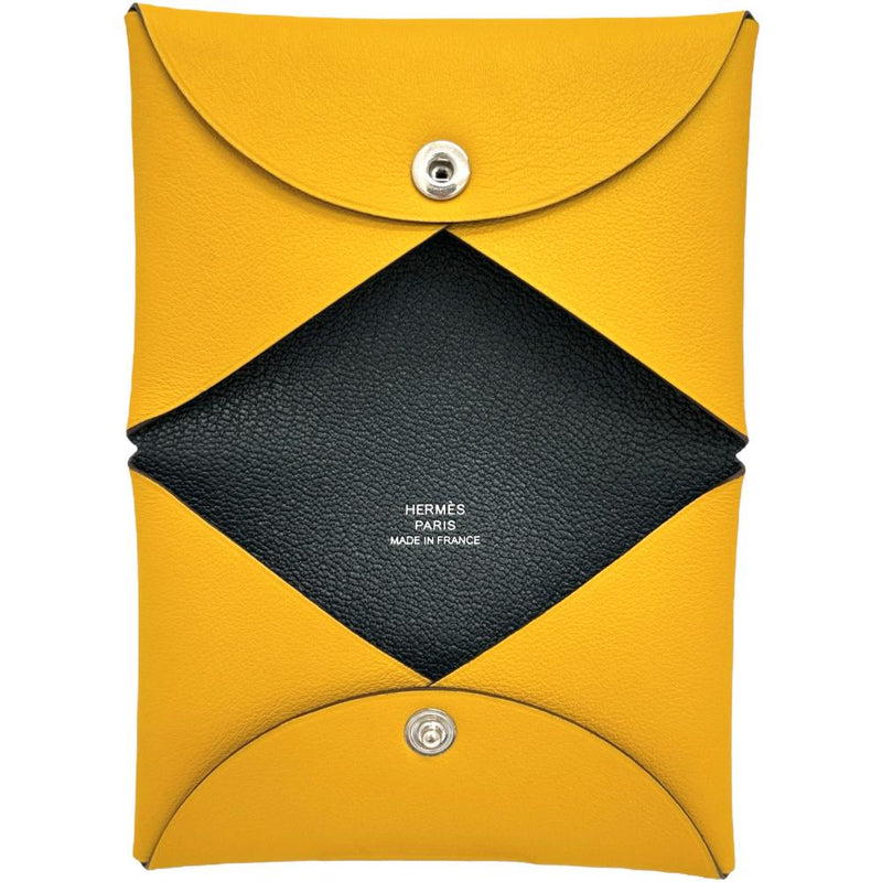 【HERMES/エルメス】 カルヴィ コインケース B刻印（2023年製） レザー イエロー/ネイビーレザー レディース【中古】【真子質店】【BL】




【Maxx】