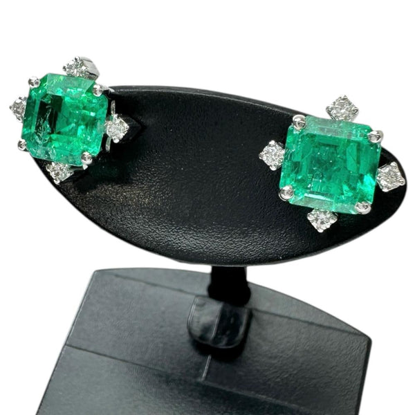 エメラルド 1.78ct ダイヤモンド 0.11ct ピアス K18WGホワイトゴールド 18金 2.1g レディース
【中古】【真子質店】【NN】




【IDMax】