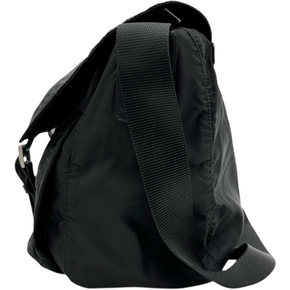 【現行類似・極上美品✨】プラダ メッセンジャーバッグ ナイロン VA0350 黒 PRADA/プラダ】 メッセンジャーバッグ 三角プレート ショルダーバッグ