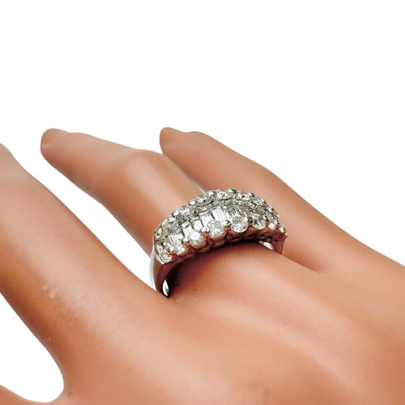 12号 ダイヤモンド 0.80/0.73ct リング・指輪 Pt900プラチナ 7.2g レディース
【中古】【真子質店】【NN】




【IIxx】