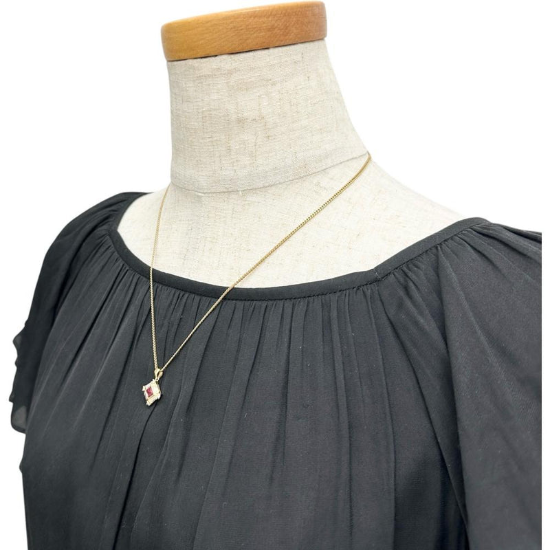 ルビー 0.35ct ダイヤモンド 0.51ct ペンダントトップ K18ゴールド 18金 2.2g レディース
【中古】【真子質店】【NN】




【MoMiMa】