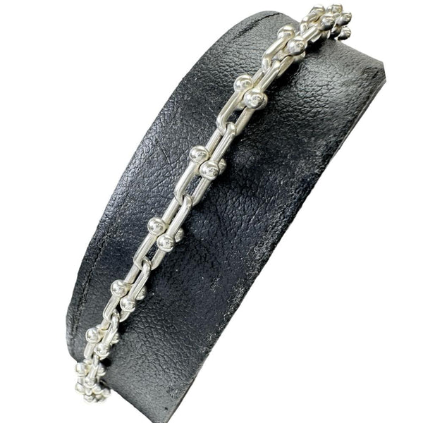 【TIFFANY&Co./ティファニー】 ブレスレット ハードウェア マイクロリンク シルバー925 7.3g 18.0cm レディース
【中古】【真子質店】【GD】




【MoMiMa】