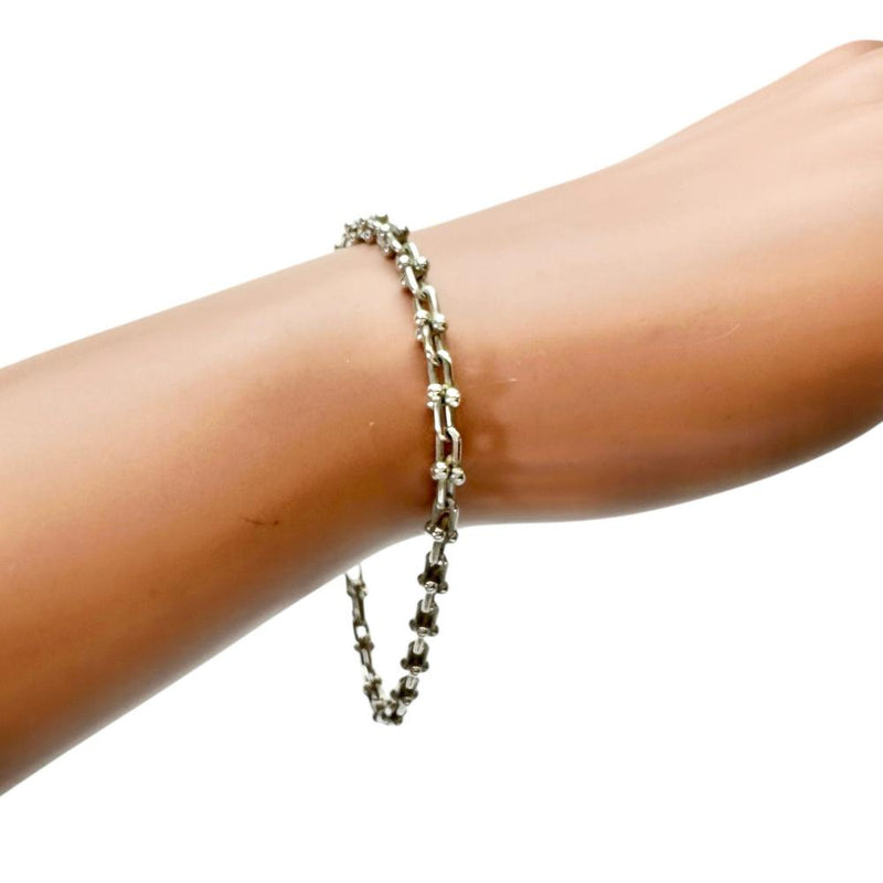 【TIFFANY&Co./ティファニー】 ブレスレット ハードウェア マイクロリンク シルバー925 7.3g 18.0cm レディース
【中古】【真子質店】【GD】




【MoMiMa】