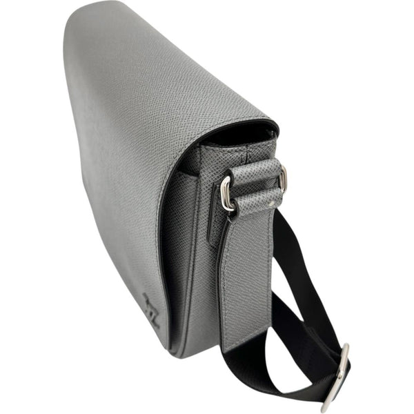 【LOUIS VUITTON/ルイ・ヴィトン】 ディストリクトPM NV3 タイガ M30851 ショルダーバッグ レザー グラシエ（グレー） メンズ【中古】【真子質店】【BL】




【IMaMoMa】