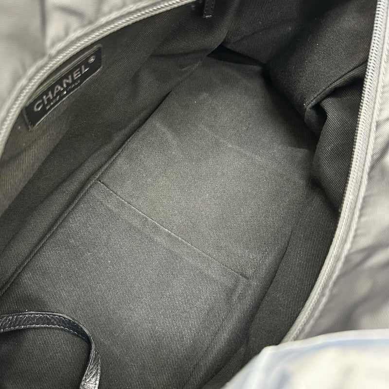 【CHANEL/シャネル】 A33100 パリニューヨーク トートバッグ 12番（2008年頃） ナイロン/レザー ブラックナイロン/ブラックレザー レディース【中古】【真子質店】【BL】




【IDMax】