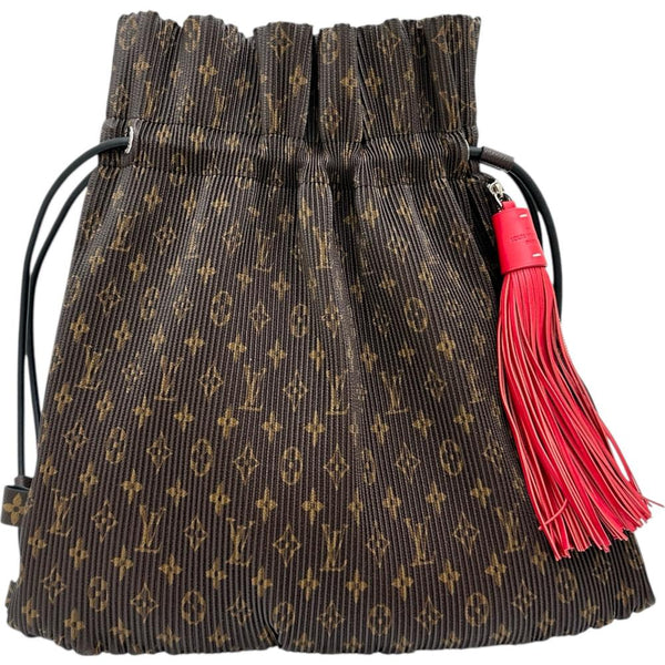 【LOUIS VUITTON/ルイ・ヴィトン】 エクスプローラーMM モノグラム M42545 巾着式 プリーツ ショルダーバッグ PVC ブラウン/シルバー金具 レディース【中古】【真子質店】【BL】




【IKxMo】