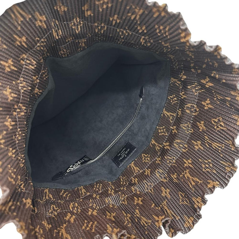【LOUIS VUITTON/ルイ・ヴィトン】 エクスプローラーMM モノグラム M42545 巾着式 プリーツ ショルダーバッグ PVC ブラウン/シルバー金具 レディース【中古】【真子質店】【BL】




【IKxMo】