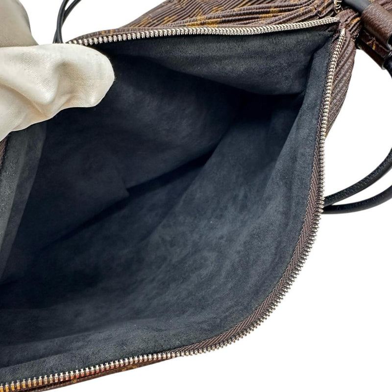 【LOUIS VUITTON/ルイ・ヴィトン】 エクスプローラーMM モノグラム M42545 巾着式 プリーツ ショルダーバッグ PVC ブラウン/シルバー金具 レディース【中古】【真子質店】【BL】




【IKxMo】