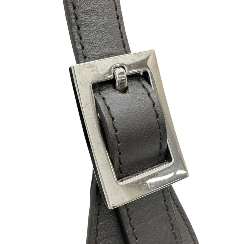 【GUCCI/グッチ】 963 ジャッキー シェリーライン ワンショルダー ショルダーバッグ GGキャンバス/レザー ブラウンレザー/シルバー金具 レディース【中古】【真子質店】【BL】




【MoMix】