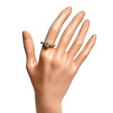 8.5号 中央ダイヤモンド(推定VLY-SIクラス) 0.30ct 脇石ダイヤモンド 計0.59ct リング・指輪 K18ゴールド 18金 3.6g レディース
【中古】【真子質店】【NN】




【KKx】