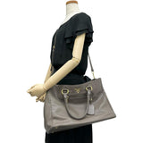 【PRADA/プラダ】 BN2103 ソフトカーフ 2WAYショルダーバッグ トートバッグ レザー グレーブラウンレザー/ゴールド金具 レディース【中古】【真子質店】【BL】




【Moxx】