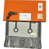 【HERMES/爱马仕】 Casque et Colections 围巾 羊绒 灰色 中性款【中古】【真子质店】【GD】




【MoMox】