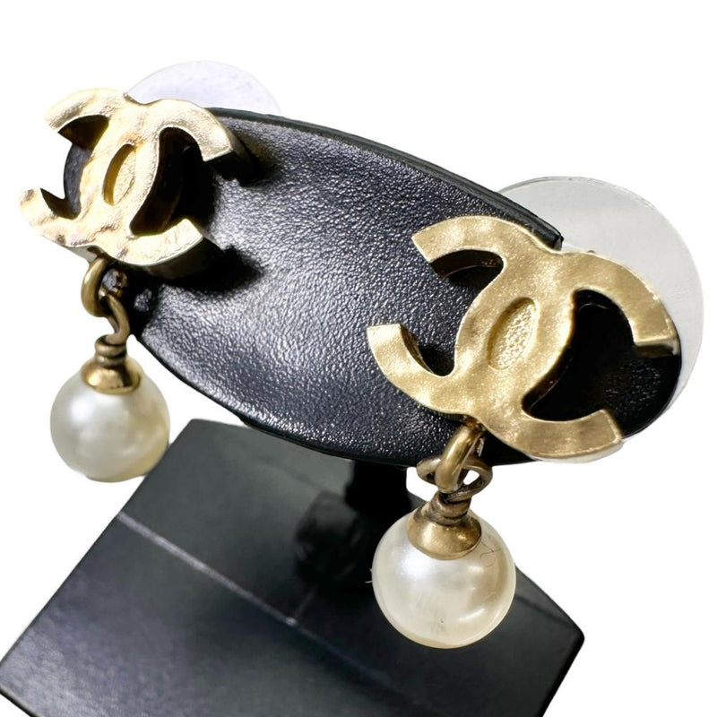 【最終値下げ】CHANEL ココマーク フェイクパール ピアス CHANEL/シャネル】 ココマーク フェイクパール6.0mm ピアス GP 2.6g
