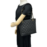 【CHANEL/シャネル】 PST チェーントート トートバッグ 13番（2009年頃） キャビアスキン ブラック/ゴールド金具 レディース【中古】【真子質店】【BL】




【MaTKMi】