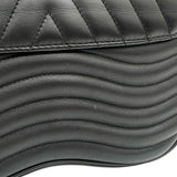 【LOUIS VUITTON/ルイ・ヴィトン】 ニューウェーブ チェーンバッグMM パッチーズコレクション M52564 ショルダーバッグ レザー ブラックレザー/ゴールド金具 レディース【中古】【真子質店】【BL】




【ISTMo】