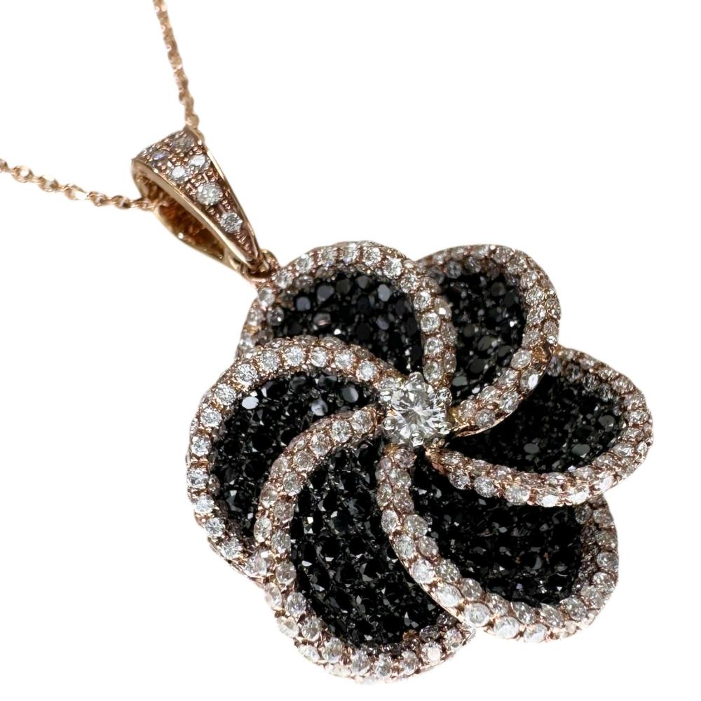 天然ブラックダイヤモンドネックレス、重约22ct フラワーモチーフ ブラックダイヤモンド 1.84ct ダイヤモンド 1.54ct