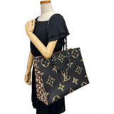 【LOUIS VUITTON/ルイ・ヴィトン】 オンザゴーGM M44674 モノグラムジャングル ハンドバッグ PVC ブラック/オレンジ/ヒョウ柄/ゴールド金具 レディース【中古】【真子質店】【BL】




【MaxMix】