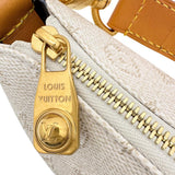 【LOUIS VUITTON/ルイ・ヴィトン】 ホーボー トランク M14661 モノグラムヘリテージク ショルダーバッグ RFIDタグ PVC/ヌメ革 オフホワイト/ゴールド金具 レディース【中古】【真子質店】【BL】




【MaISx】