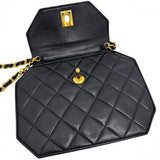【CHANEL/シャネル】 オクタゴン マトラッセ チェーンショルダー シリアルシール有 ショルダーバッグ 10番台（2006年） ラムスキン ブラックレザー/ゴールド金具 レディース【中古】【真子質店】【BL】




【Txxx】