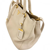【PRADA/プラダ】 ヴィッテロ ダイノ 2WAY ショルダーバッグ ハンドバッグ 牛革 アイボリー/ゴールド金具 レディース【中古】【真子質店】【BL】




【KDMi】