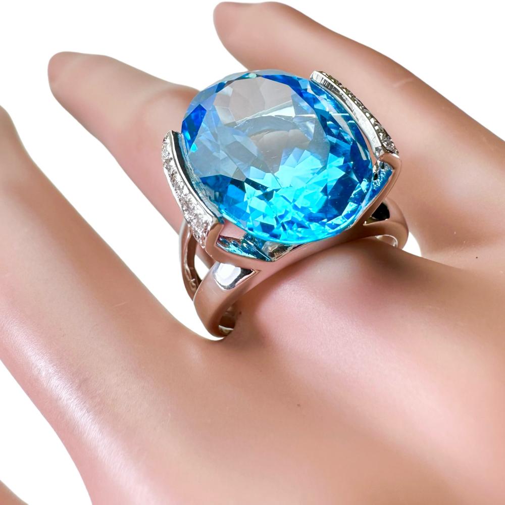 13号 ブルートパーズ 15.21ct ダイヤモンド 計0.21ct リング・指輪