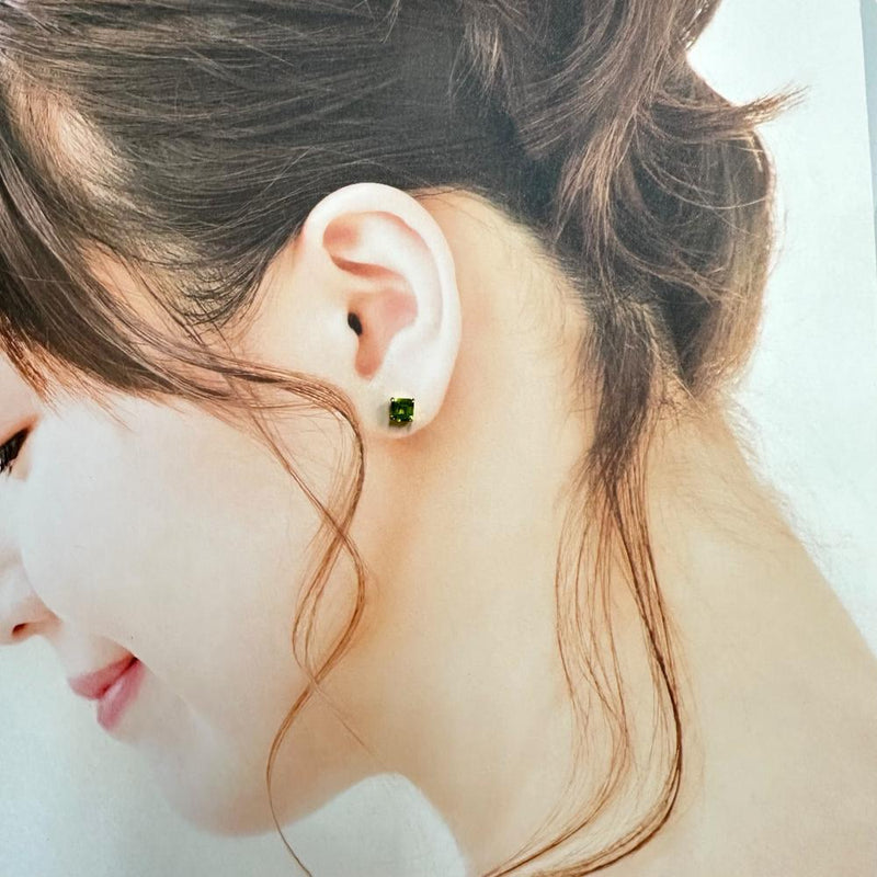 ペリドット 計0.70×2ct ピアス K18ゴールド 18金 1.3g レディース
【中古】【真子質店】【NN】




【IMaMi】