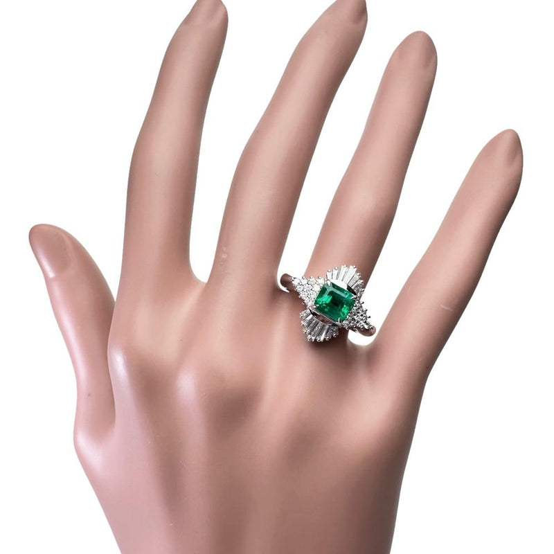 12号 エメラルド 1.26ct ダイヤモンド 計0.76ct リング・指輪 Pt900プラチナ 10.2g レディース
【中古】【真子質店】【NN】




【IKxx】