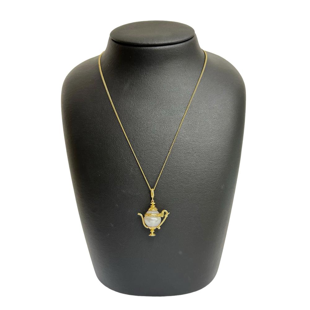 ポットモチーフ 白蝶真珠 (バロックパール) ペンダントトップ K18