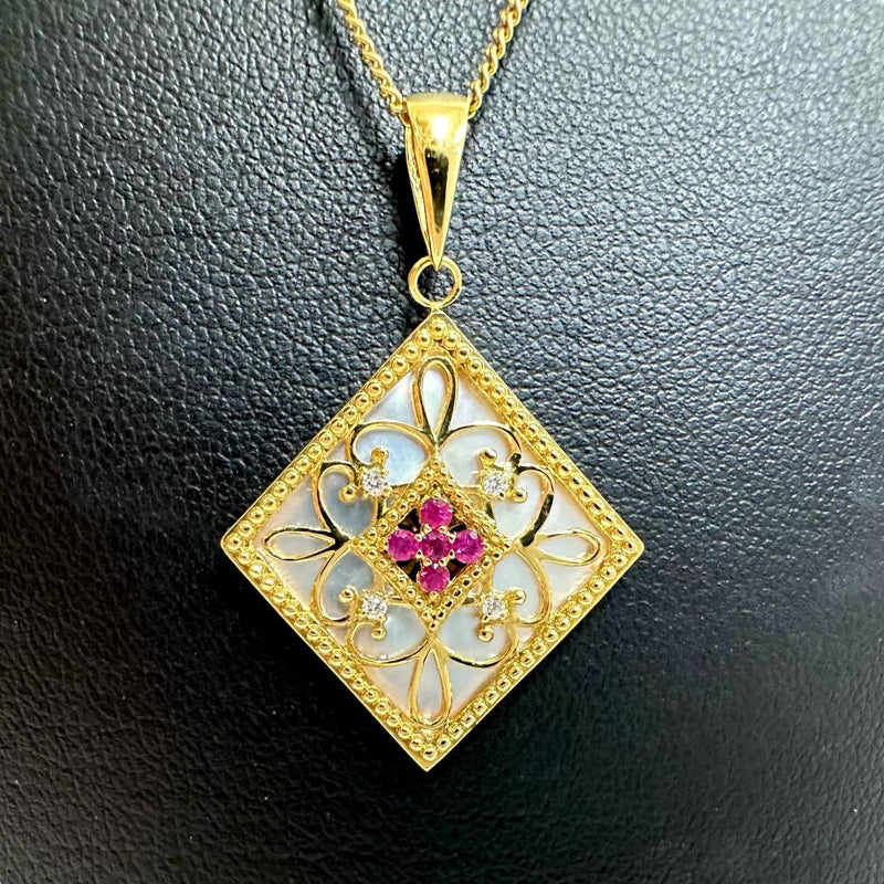 シェル ルビー 計0.14ct ダイヤモンド 計0.05ct ペンダントトップ K18ゴールド 18金 4.0g レディース
【中古】【真子質店】【NN】




【MaYMa】