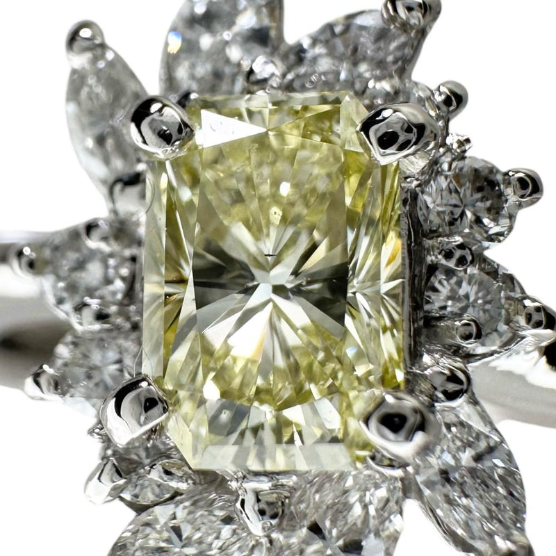 11号 中央ダイヤモンド (LY-VS2) 0.809ct ダイヤモンド 計0.39ct リング・指輪 Pt900プラチナ 6.1g レディース
【中古】【真子質店】【NN】




【IIII】