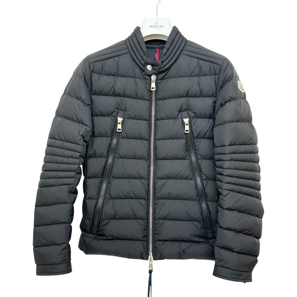 【MONCLER/モンクレール】 AMIOT/アミオ 68352 ショート　ライダース ダウンジャケット ダウン/ナイロン ブラック メンズ【中古】【真子質店】【GD】




【Moxx】