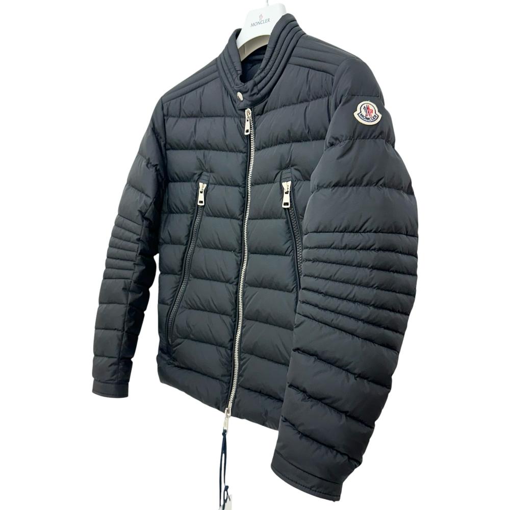 【MONCLER/モンクレール】 AMIOT/アミオ 68352 ショート　ライダース ダウンジャケット ダウン/ナイロン ブラック メンズ【中古】【真子質店】【GD】




【Moxx】