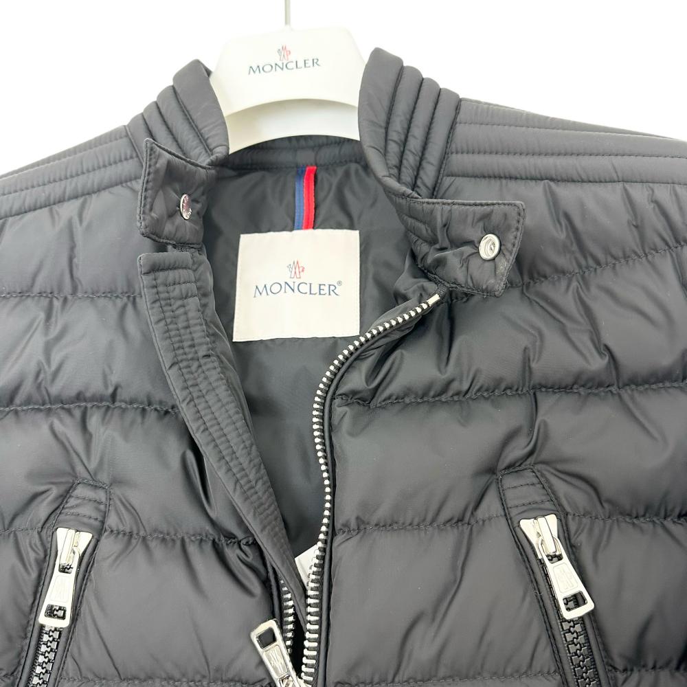 【MONCLER/モンクレール】 AMIOT/アミオ 68352 ショート　ライダース ダウンジャケット ダウン/ナイロン ブラック メンズ【中古】【真子質店】【GD】




【Moxx】