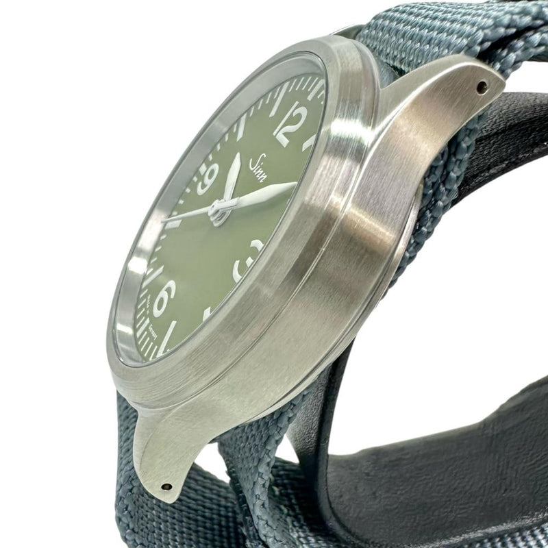 【Sinn/ジン】 556 日本限定150本 レフティ　ミリタリーグリーン 腕時計 ステンレススチール/ナイロン 自動巻き/オートマ 緑文字盤/青ナイロンベルト メンズ
【中古】【真子質店】【GD】




【IYxY】