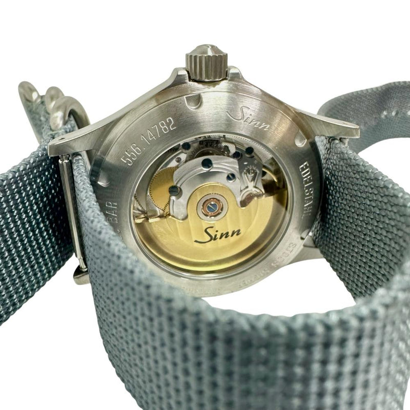 【Sinn/ジン】 556 日本限定150本 レフティ　ミリタリーグリーン 腕時計 ステンレススチール/ナイロン 自動巻き/オートマ 緑文字盤/青ナイロンベルト メンズ
【中古】【真子質店】【GD】




【IYxY】