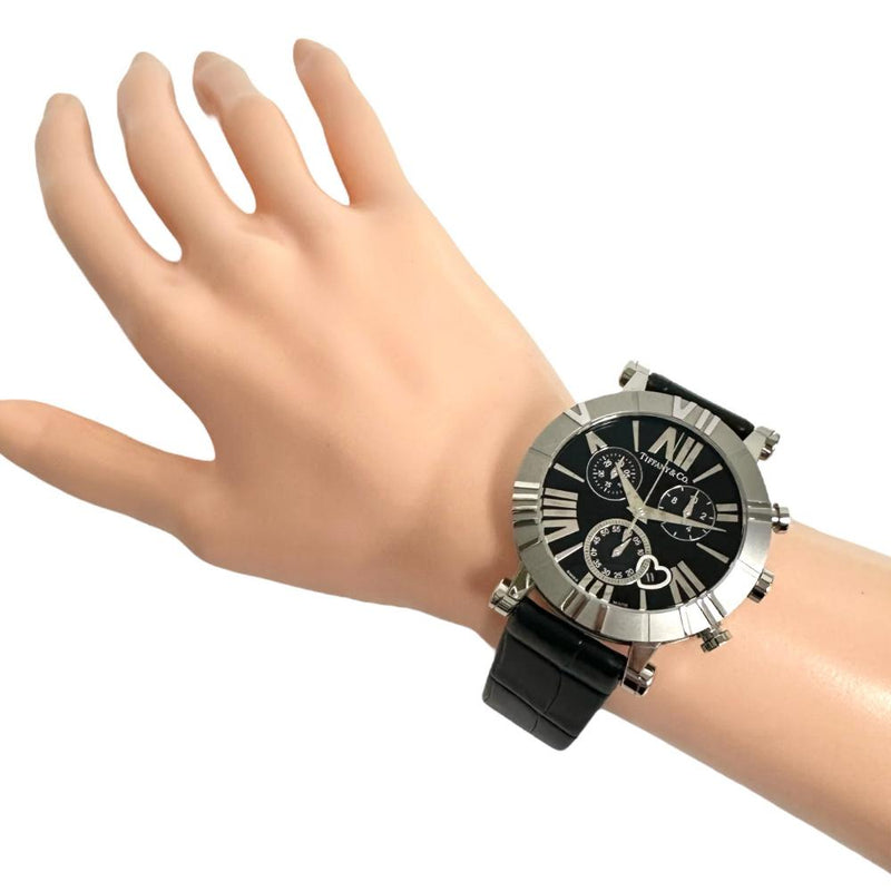 【TIFFANY&Co./ティファニー】 アトラス Z1301.32  クロノ 腕時計 ステンレススチール/セラミック/レザー クオーツ 黒文字盤/黒革ベルト ボーイズ
【中古】【真子質店】【GD】




【MoMox】