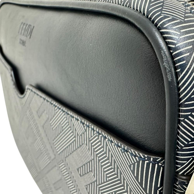 ★★最終特価品【FENDI/フェンディ】 7M0286 カメラバッグ ショルダーバッグ レザー ネイビー/ロゴ柄 メンズ【中古】【真子質店】【GD】




【KMaK】