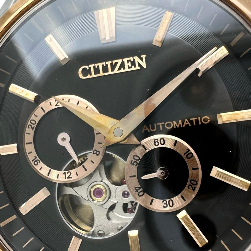 【CITIZEN/シチズン】 コレクション NP1014-51E 未使用訳あり品 箱/保あり 腕時計 ステンレススチール/PGメッキ 自動巻き/オートマ ブラック文字盤/シルバー×PGピンクゴールド メンズ
【中古】【真子質店】【NN】




【TxS】