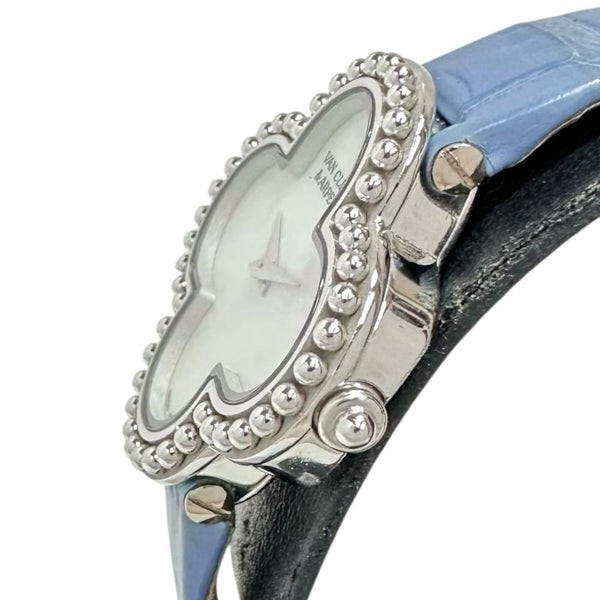 【Van Cleef & Arpels/ヴァンクリーフ＆アーペル】 ヴィンテージ アルハンブラ VCARD21600/HH46460 保証書/ギャラ/箱付 腕時計 K18WGホワイトゴールド/レザー クオーツ シェル文字盤/ブルー革ベルト(社外) レディース
【中古】【真子質店】【BL】




【MoMiMax】
