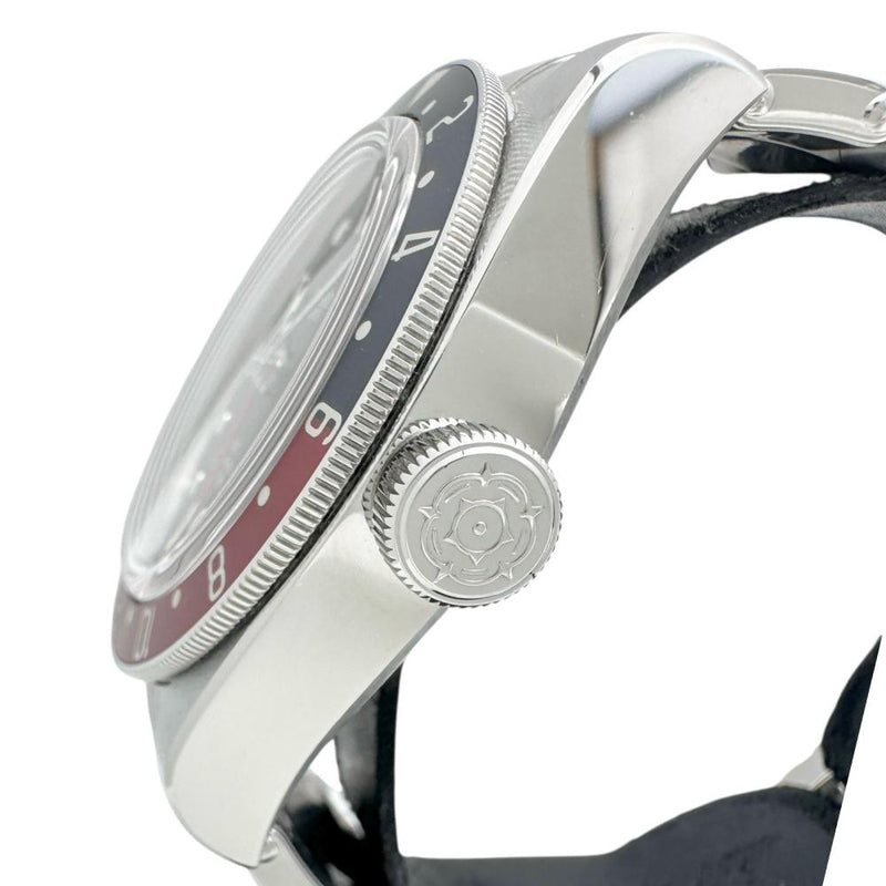 【TUDOR/チューダー/チュードル】 ブラックベイ GMT 79830RB 保証書/ギャラ/箱付き 腕時計 ステンレススチール 自動巻き/オートマ ブラック文字盤/ネイビーレッドベゼル/シルバーベルト メンズ
【中古】【真子質店】【BL】




【MaMoMaI】