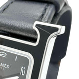【HERMES/エルメス】 HH1.221 Hウォッチ　黒ラッカー　保証書/ギャラ/箱付き 腕時計 ステンレススチール/レザー クオーツ 2021年製 ブラック文字盤/ブラックレザーベルト レディース
【中古】【真子質店】【GD】




【IIII】